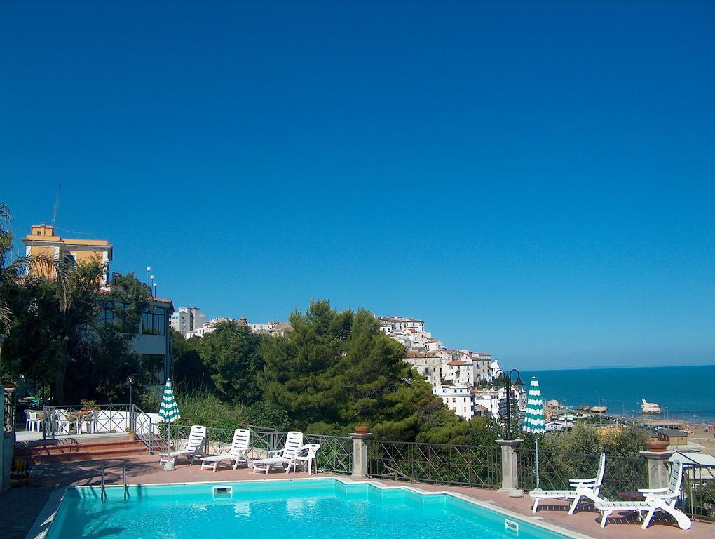 Hotel Piccolo Paradiso Di Rodi Garganico Exterior foto
